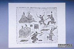 孩子不会接球，也不会停下来。